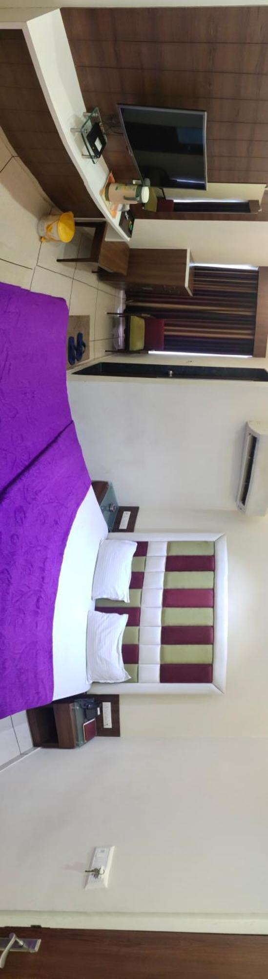 Hotel Zenith Surat Exterior photo